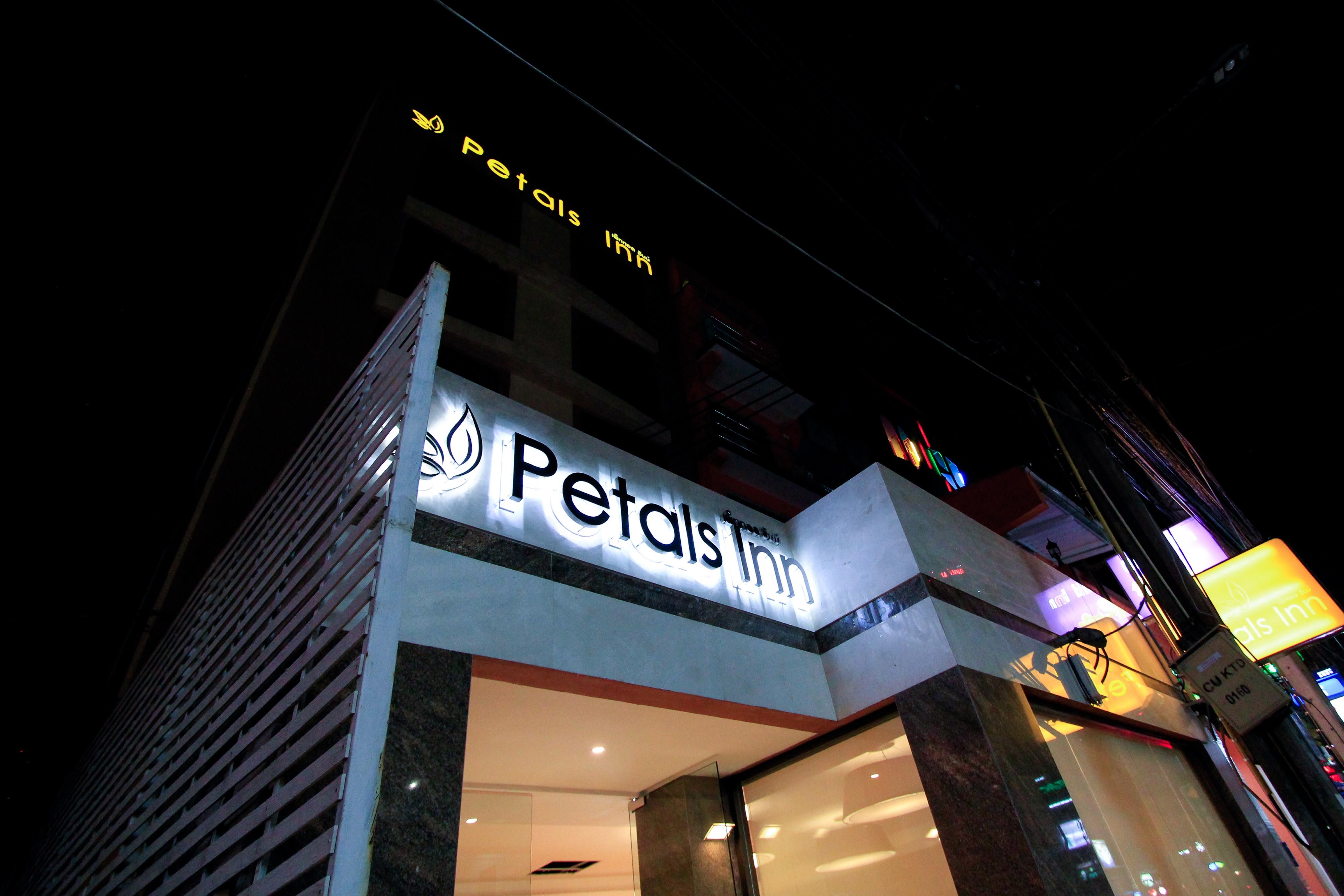 Petals Inn Banguecoque Exterior foto